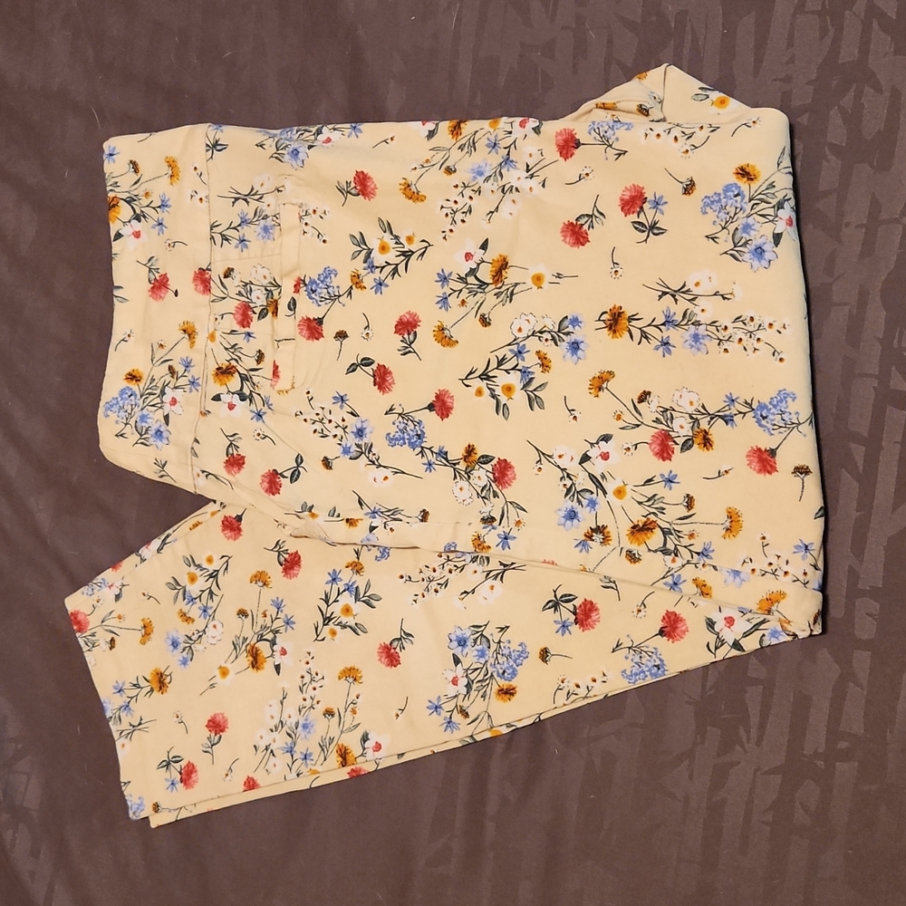SOHO Floral Capri pants